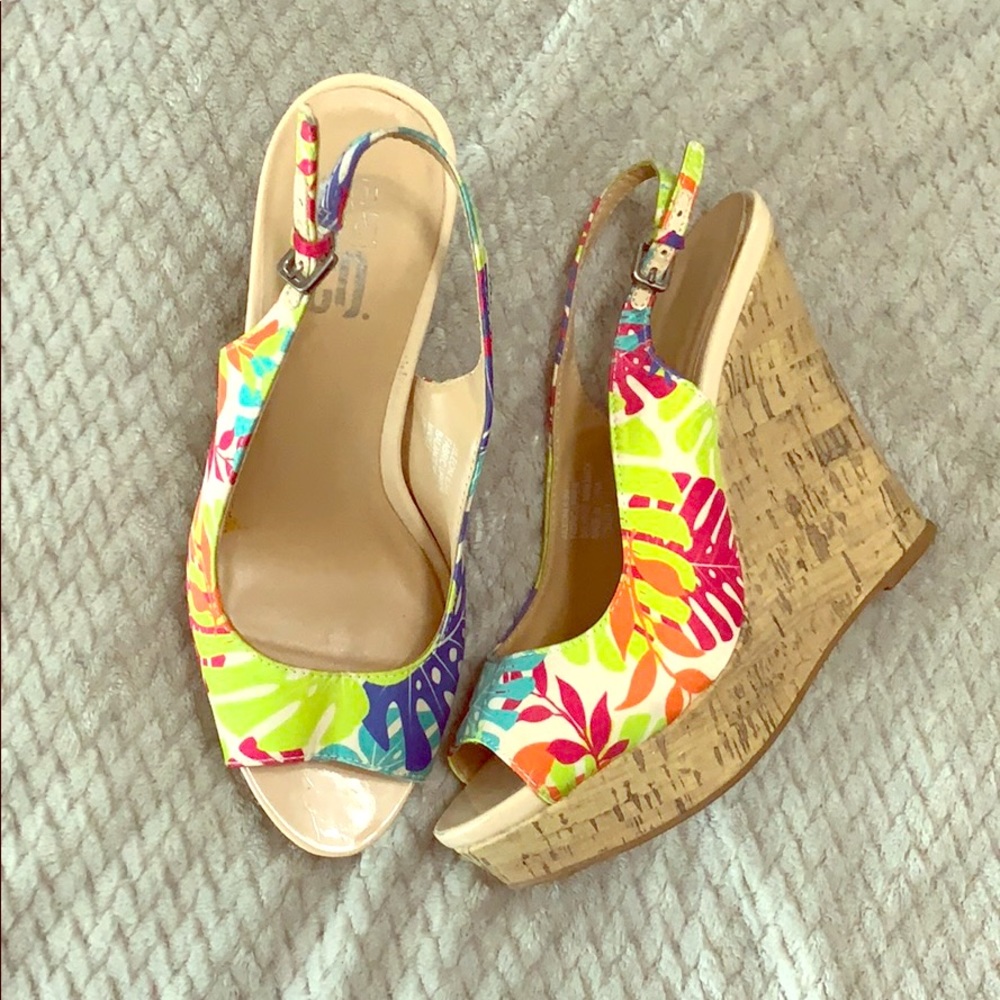 Leaf pattern wedges